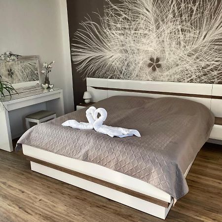Apartman Az Pro 8 Osob Humpolec Bagian luar foto